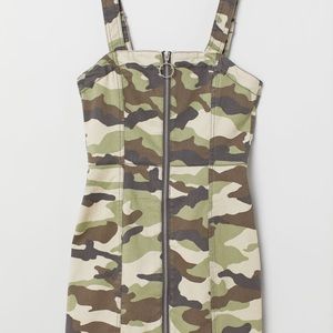 H&M camo zip up dress size 12